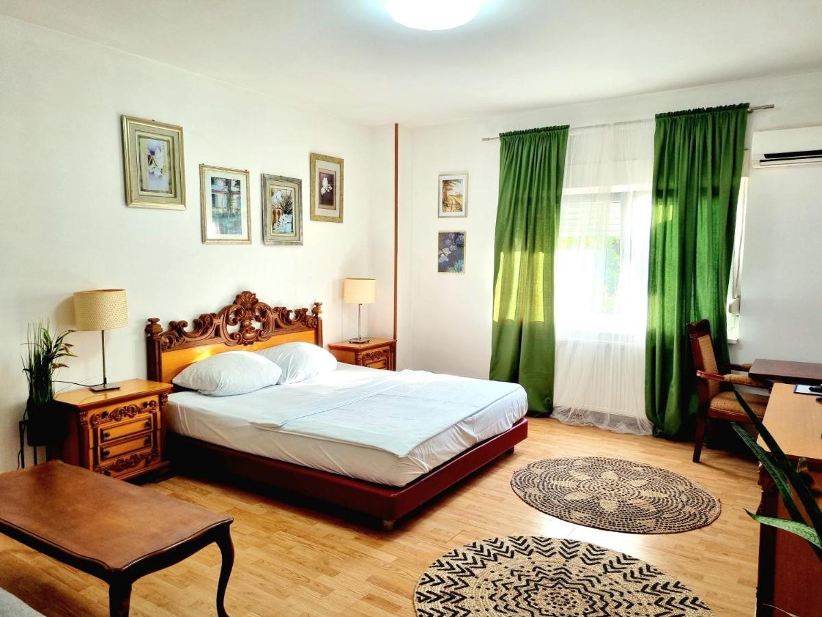 Rooms Villa Luigi Панчево Екстер'єр фото