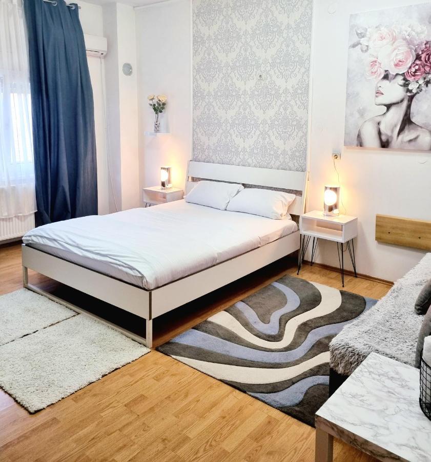 Rooms Villa Luigi Панчево Екстер'єр фото